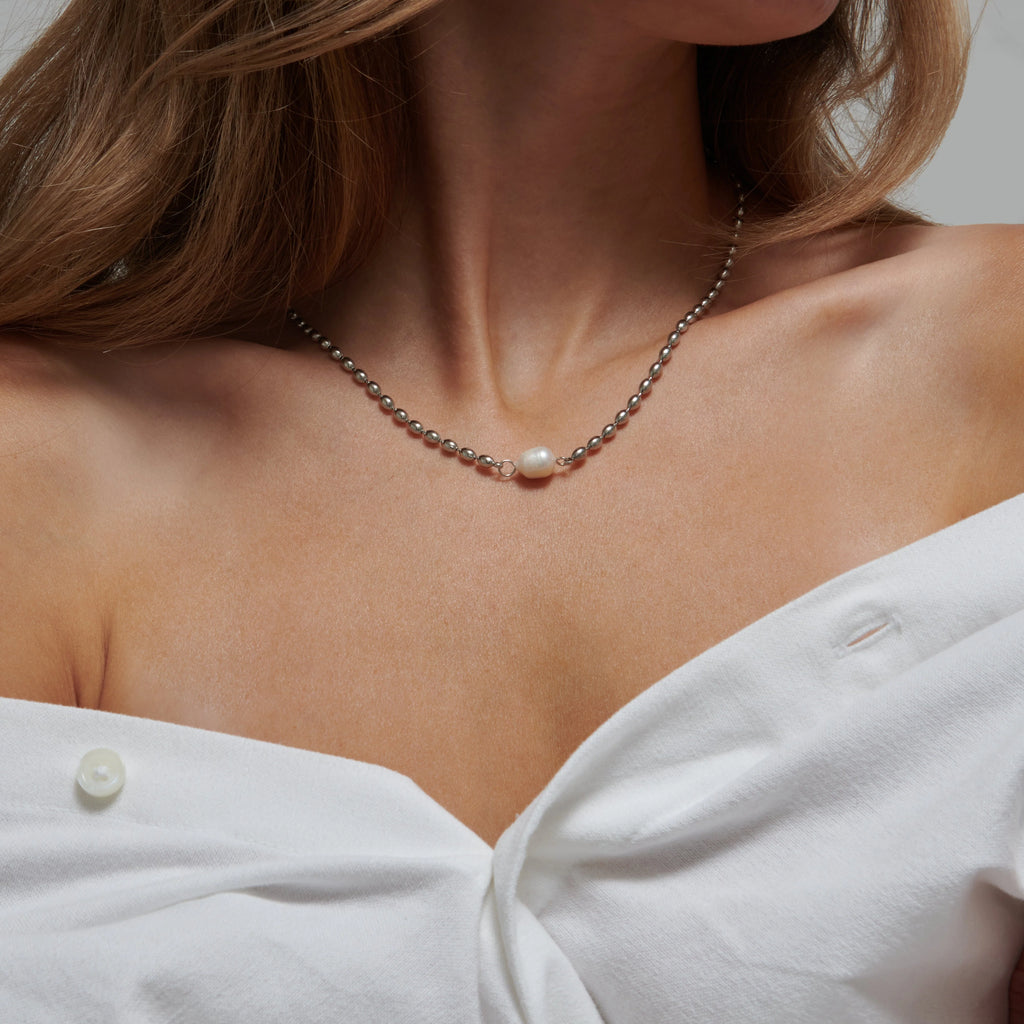 Dainty Pearl Necklace