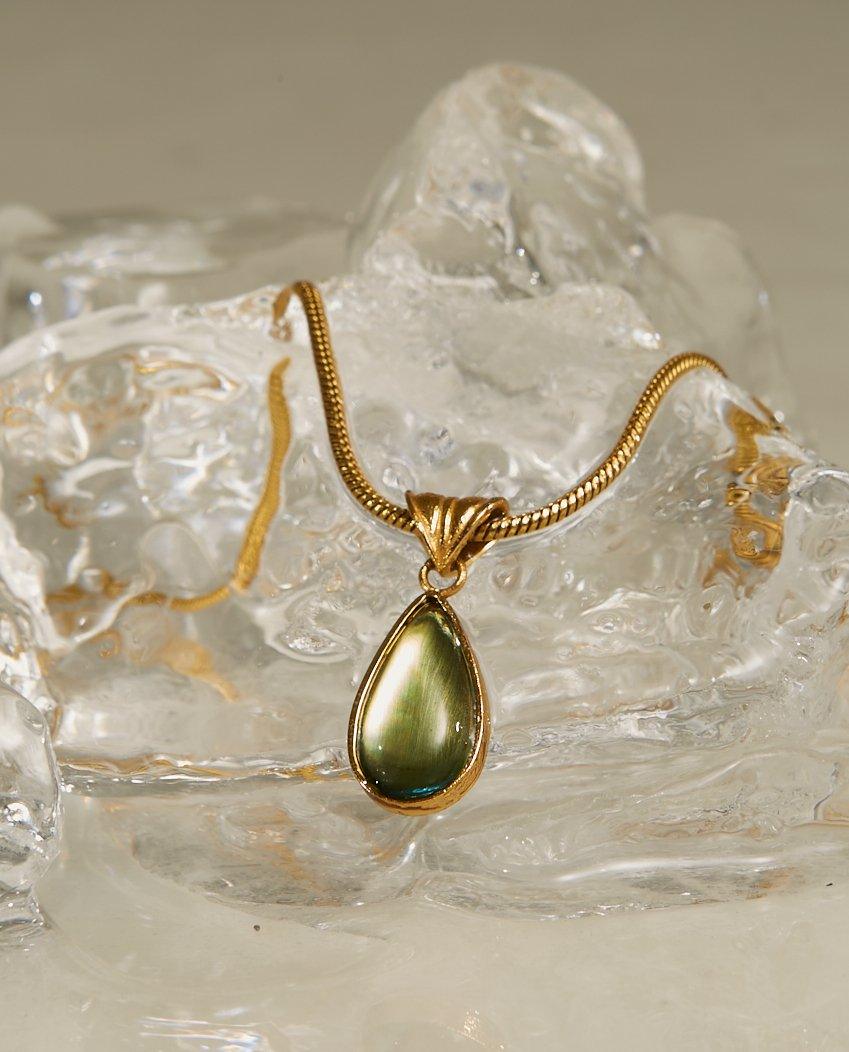 Teardrop Pendant Necklace